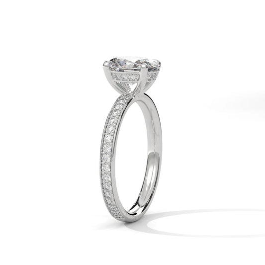 Oval-Cut Diamond Engagement Ring with Shimmering Pavé Band for Timeless Elegance in 925 Silver