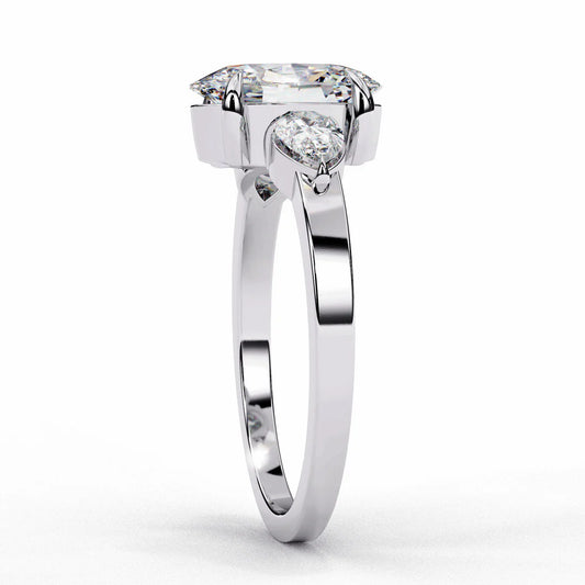 Three-Stone Oval Diamond Ring with Pear-Shaped Accents in 925 Silver